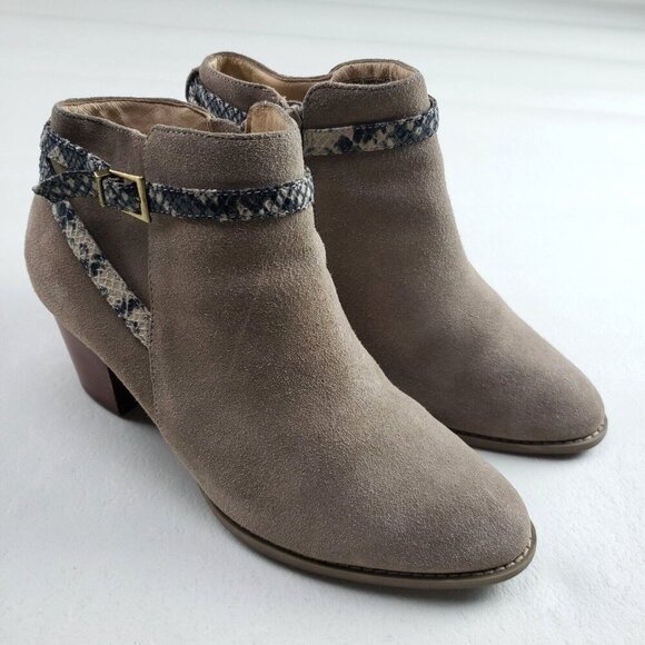 Vionic Upton Suede Ankle Boot Women 9.5 Wide Beige Side Zip Block Heeled Strappy - Picture 1 of 10